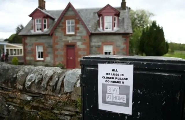 Sign telling visitors not to come to Luss