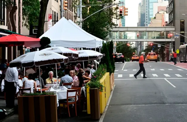 Outdoor dining at a restaurant in Manhattan