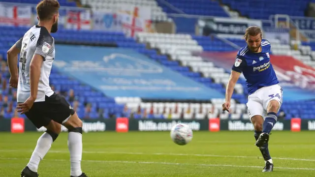 Ivan Sunjic scores for Birmingham City