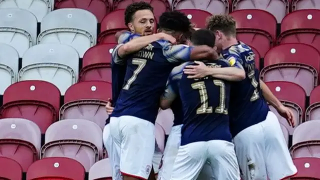 Barnsley celebrate leading at Brentford