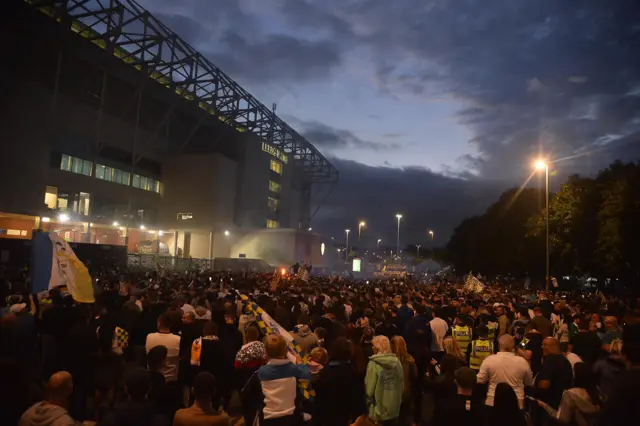 Crowd at Elland Road