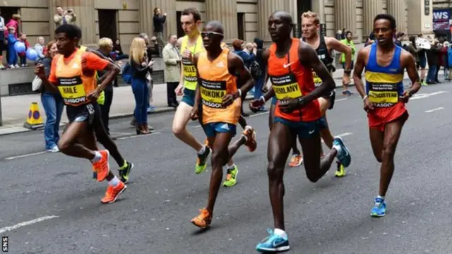 Runners at the Great Scottish Run in Glasgow