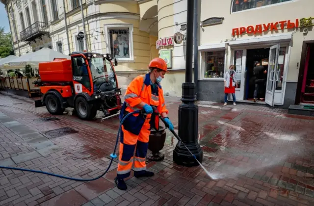 A cleaner in Moscow, 20 July