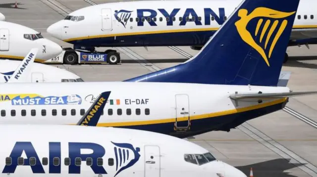 Ryanair planes