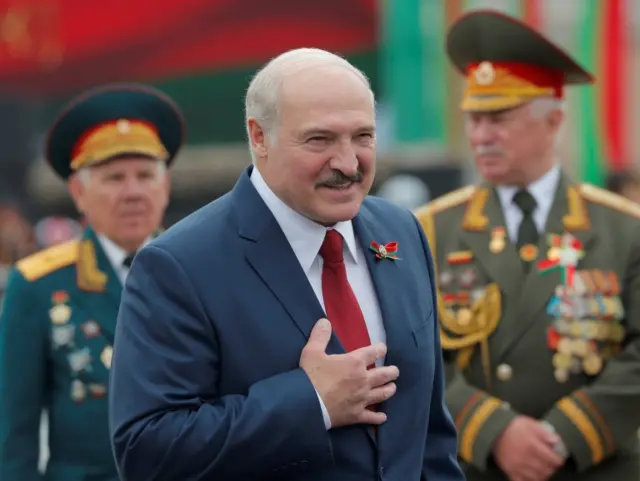 Alexander Lukashenko meets military leaders