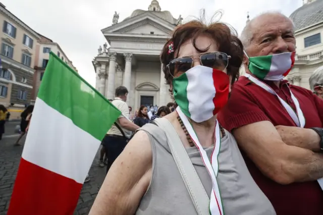 Supporters of three main right-wing parties gather at the Piazza del Popolo in Rome, 4 July 2020