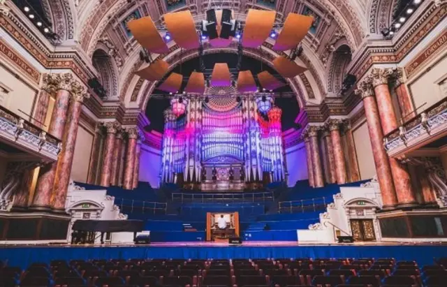 Leeds Town Hall organ