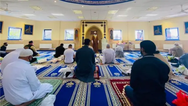 worshippers at mosque