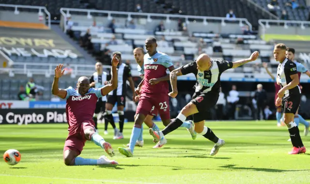 Jonjo Shelvey equalises for Newcastle