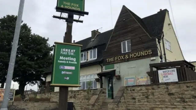 Fox and Hounds, Batley