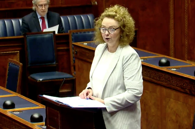 Carál Ní Chuilín