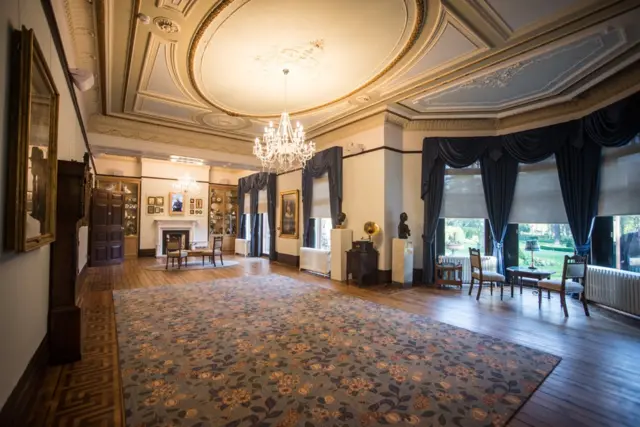 Wardown House