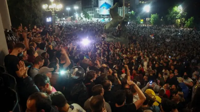 Crowds of protesters in Belgrade