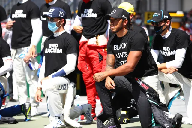 Lewis Hamilton and the F1 drivers take a knee before the Austrian Grand Prix