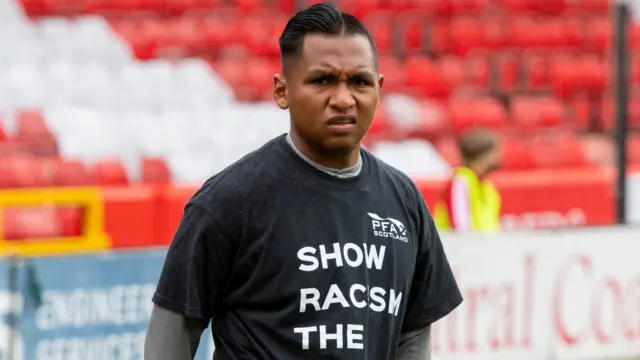 Alfredo Morelos warming up from Pittodrie