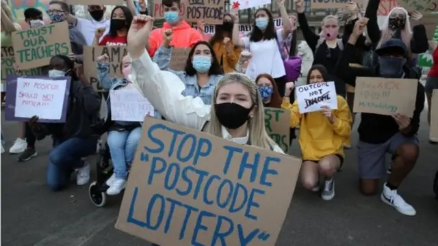 pupils protesting