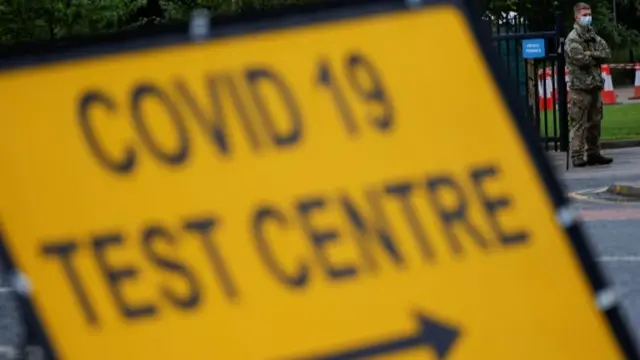 Sign to a Covid-19 test centre