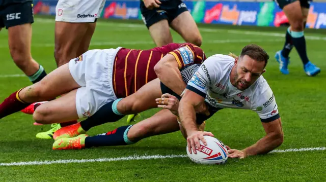 Luke Gale try