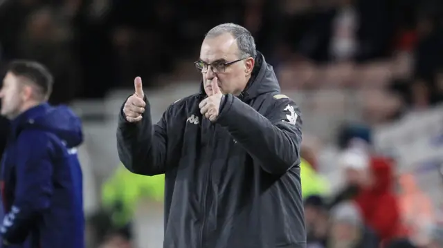 Marcelo Bielsa giving the thumbs up