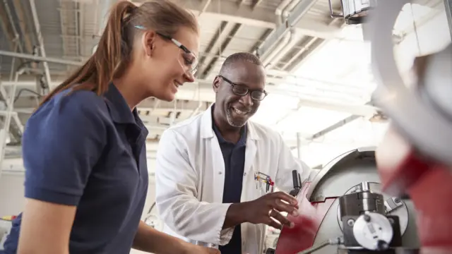 Picture of a girl on apprenticeship