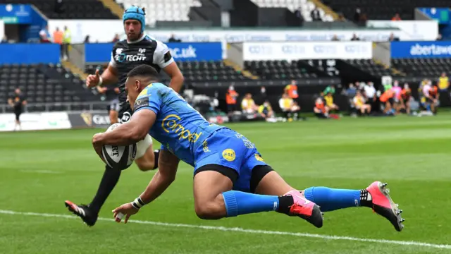 Ashton Hewitt try