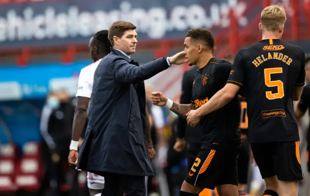 Steven Gerrard congratulates his players