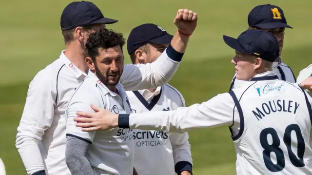 Warwickshire celebrate