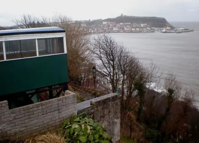 Scarborough Cliff lift