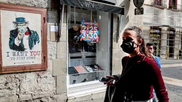 Woman wearing face mask