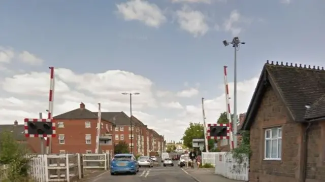 Coundon Road at level crossing