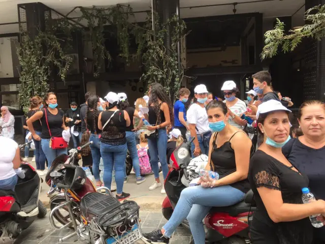 People help clear up in Beirut