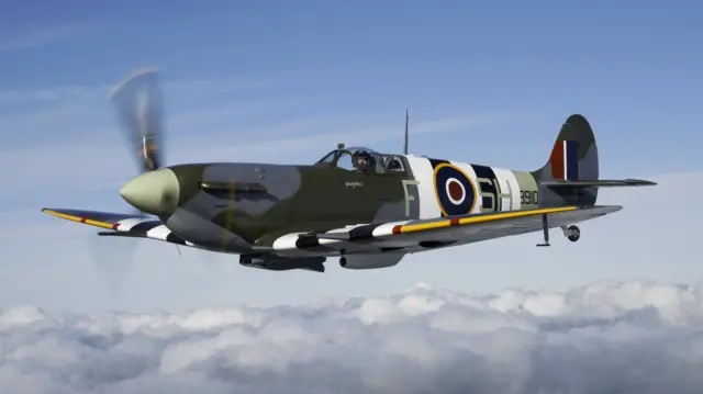 Spitfire AB910