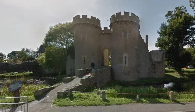 Whittington Castle