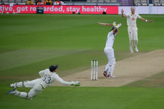 Jos Butter catches Shaheen Afridi off Stuart Broad