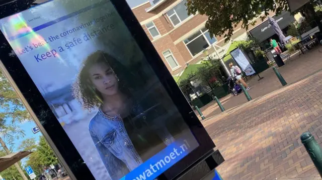 Warning sign in the streets of The Hague