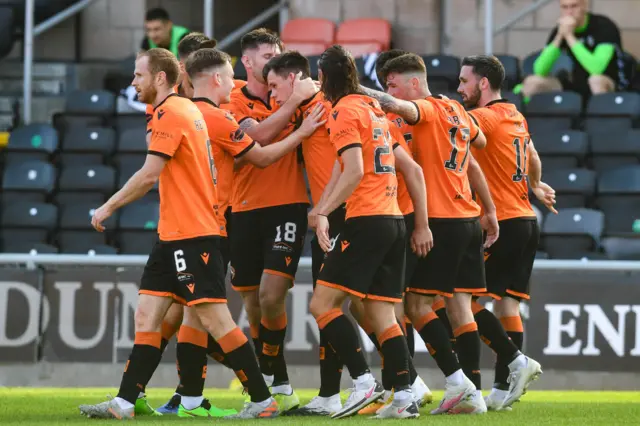 Dundee United celebrate Lawrence Shankland's goal