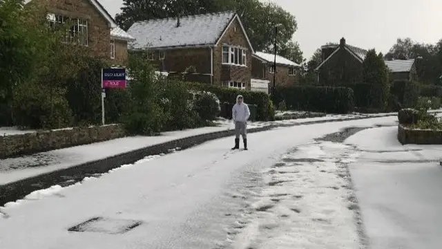 Snow and hail in Otley