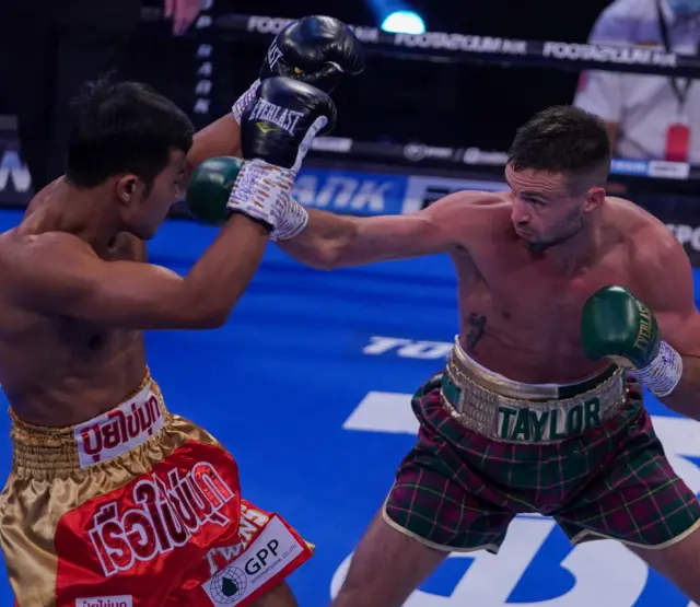 Josh Taylor made light work of Apinun Khongsong