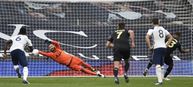 Callum Wilson scores from the penalty spot against Tottenham