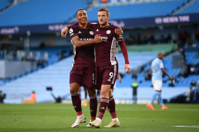 Jamie Vardy and Youri Tielemans celebrate