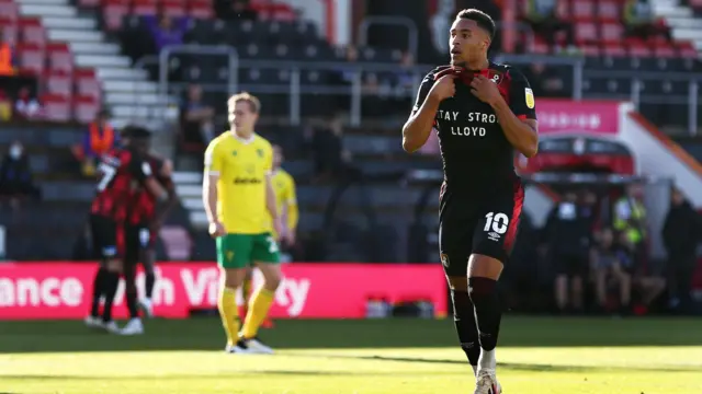 Arnaut Danjuma celebrates