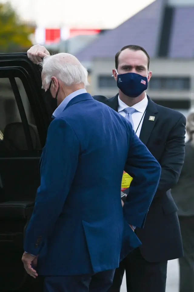 Biden en route to tour the debate hall