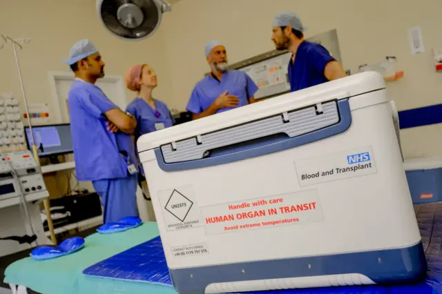 A transplant box