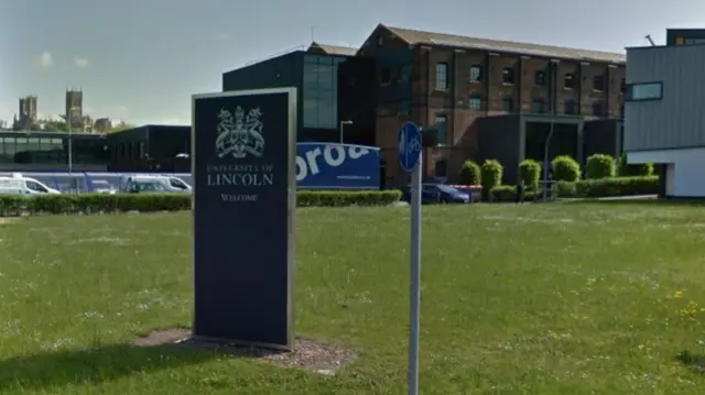 Lincoln Uni sign