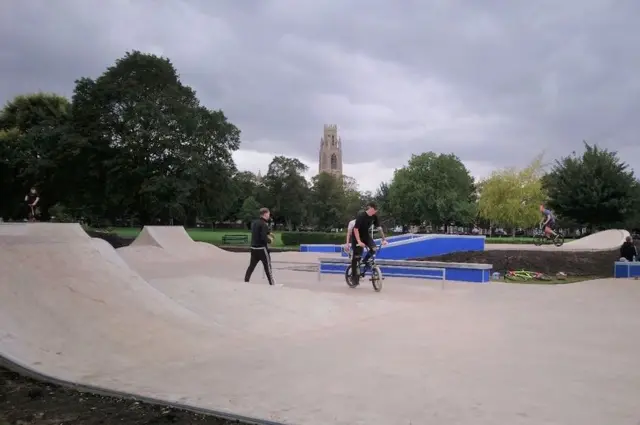 Skate park