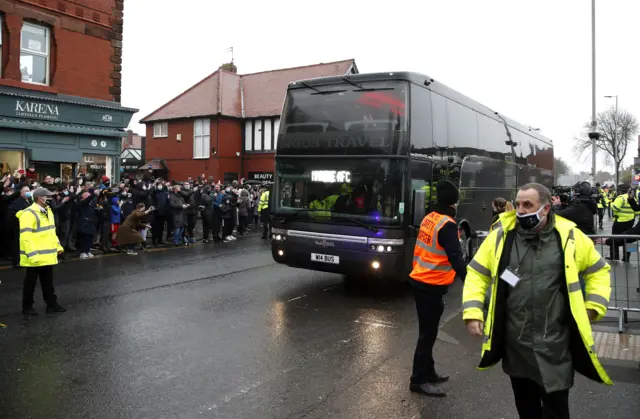 Spurs coach arrives at Marine