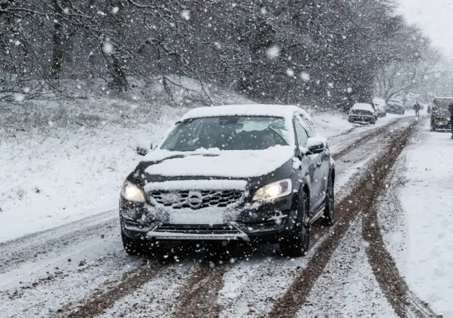 Snow and ice in Derbyshire