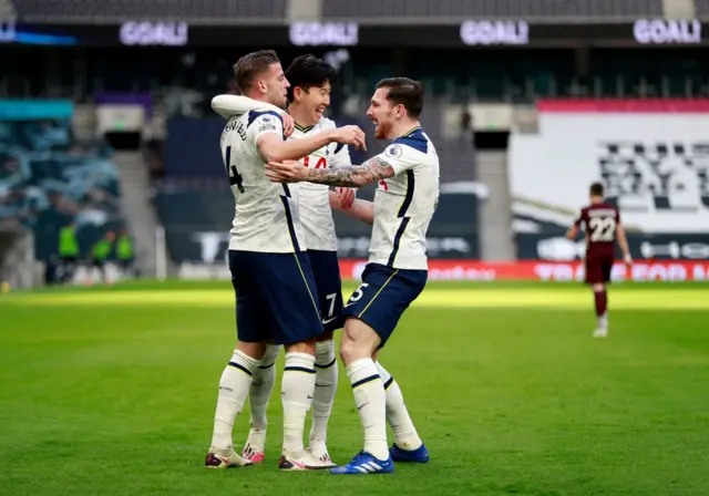 Spurs celebrate third goal against Leeds