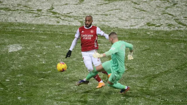 Alexandre Lacazette goes close for Arsenal