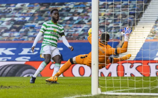 Allan McGregor makes a brilliant save from close range